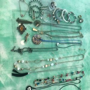 22 Piece Jewelry Lot & loose raw stones